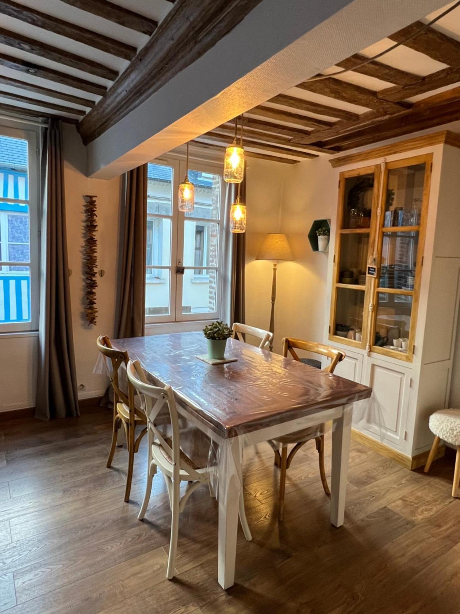Une Pause Chez Julien, Appartement Lumineux Et Idealement Situe! أونفلور المظهر الخارجي الصورة